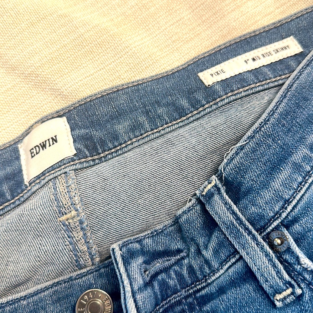 Edwin jeans size 30. Straight leg. Pixie 9” mid rise skinny